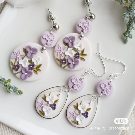 Cercei Din Lut Polimeric, Polymer Clay Embroidery, Clay Keychain, Polymer Clay Flower Jewelry, Diy Earrings Polymer Clay, Polymer Clay Jewelry Tutorials, Handmade Clay Jewelry, Polymer Clay Jewelry Diy, Cute Polymer Clay