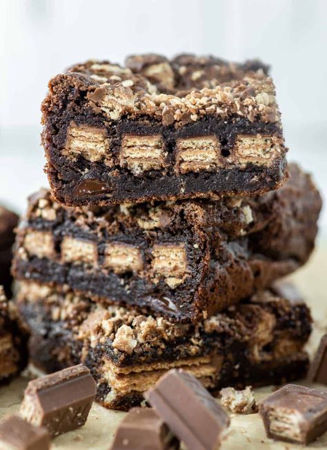 Kit Kat Dessert, Kit Kat Recipes, Kit Kat Brownies, Kit Kat Cookies, Instant Espresso, Candy Bar Recipe, Kit Kat Cake, Kit Kat Bars, Bar Recipes