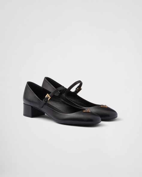 Prada Women Shoes, Prada Mary Jane, Womens Summer Shoes, Mary Jane Pumps, Black Accessories, Leather Mary Janes, Prada Shoes, Women Clothes, Clothes Accessories