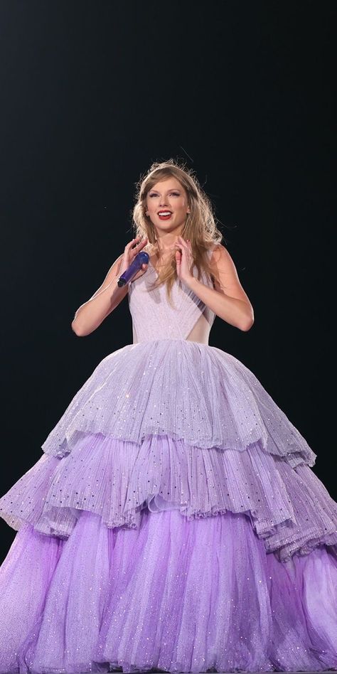 Taylor Swift Enchanted, Enchanted Dress, Taylor Swift Fotos, Taylor Swift Dress, Taylor Swif, Taylor Swift Speak Now, Cupcake Dress, Estilo Taylor Swift, Taylor Swift Cute