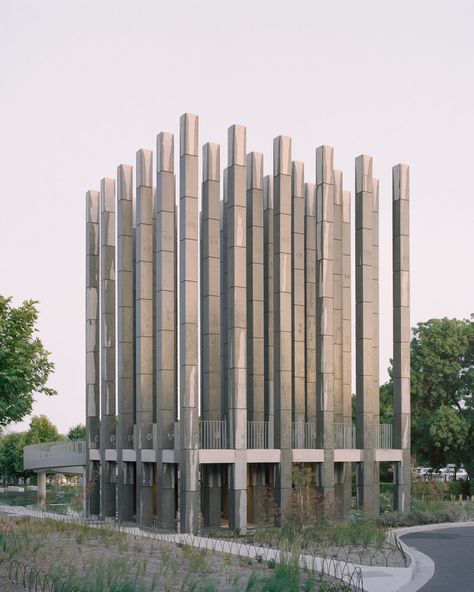 Facade Photography, Pezo Von Ellrichshausen, Lake Flato, Concrete Column, Public Artwork, Architecture Images, Concrete House, Mountain Homes, Canberra