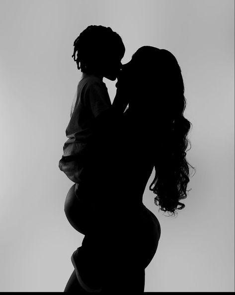 Black Motherhood Aesthetic Faceless, Black Mom Aesthetic Faceless, Mommy And Son Maternity Pictures, Maternity Photo Shoot Ideas Family Of 3, Mom And Son Maternity Pictures, Pregnancy Photoshoot With Kids, Family Of 3 Maternity Pictures, Family Pregnancy Photoshoot, Maternity Picture Outfits