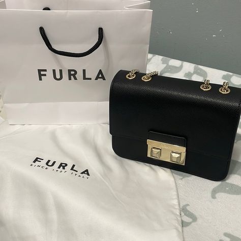 Furla shoulder bag Luxury Girl Aesthetic, Furla Bags, Bag Obsession, Black Leather Bag, Luxury Girl, Black Leather Bags, One Month, New Bag, One Time