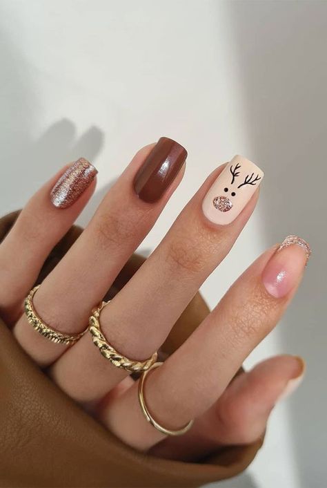 mix and match festive Christmas nails, neutral christmas nails, reindeer nails, christmas nail designs, christmas nails 2021 Unghie Nail Art, Plaid Nails, Christmas Nails Easy, Christmas Gel Nails, Christmas Nail Art Designs, Neutral Nails, Brown Nails, Xmas Nails, Christmas Nail Designs