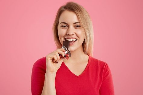 Person Eating, Happy Eating, Eating Chocolate, Hot Chip, I Love Chocolate, Love Chocolate, Sweet Chocolate, Free Photo, Free Photos