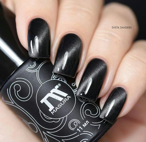 Masura magnetic nail polish - black Nails 2023 Trends Magnetic, Black Magnetic Nails Design, Black Magnet Nails, Black Magnetic Nails, Metallic Nail Designs, Nail Design 2023, Metallic Nails Design, Young Outfit, Magnetic Nail Polish