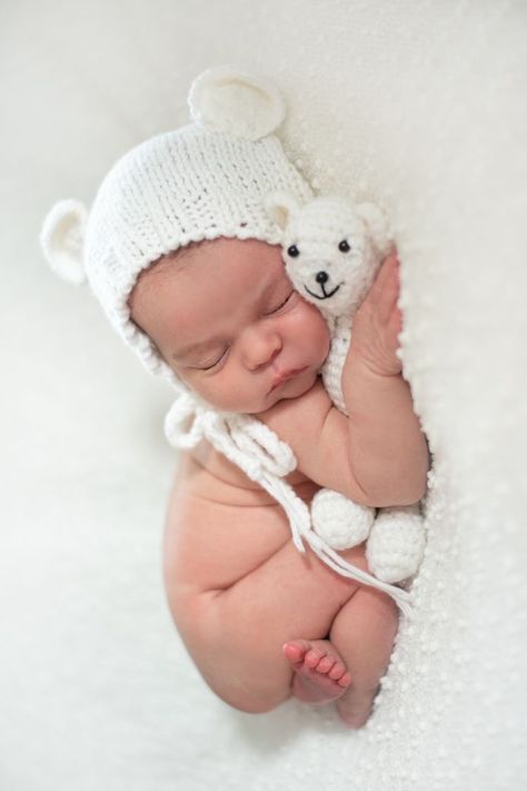 Newborn Bear Photoshoot, Newborn Bear Photography, Diy Newborn And Sibling Pictures At Home, Teddy Bear Newborn Pictures, Bear Newborn Pictures, Spring Newborn Pictures Boy, Newborn Photography At Home Diy, Diy Newborn Pictures At Home Boy, Newborn Photography Poses At Home