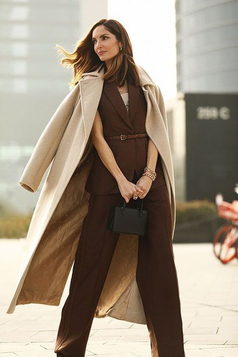 Like and follow me for more 🤎 Old Money Winter, Fashion Advisor, Fendi Bag, Woman Suit Fashion, Trendy Winter, Winter Outfit Inspiration, Stylish Work Outfits, Fashion Mistakes, Street Style Chic