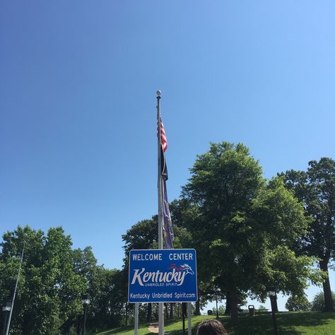 https://flic.kr/p/VbpLnN | Welcome to Kentucky | Welcome to Kentucky Welcome To Kentucky Sign, Kentucky Aesthetic, Quilt Museum, Americana Summer, National Quilt Museum, Paducah Kentucky, Kentucky State, My Old Kentucky Home, Witch Hazel