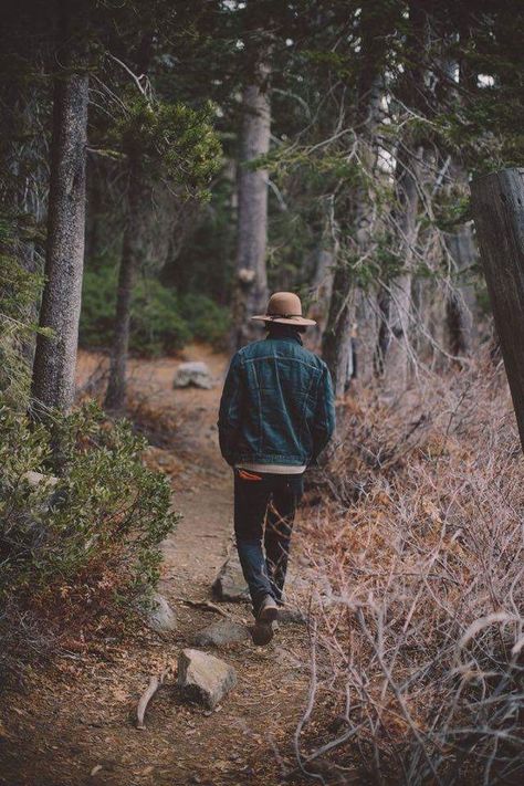 Dark Wash Denim Jacket, Portrait Photography Men, Hiking Quotes, Mens Fashion Rugged, Men Photography, Walk In The Woods, Photography Poses For Men, Male Poses, Jolie Photo