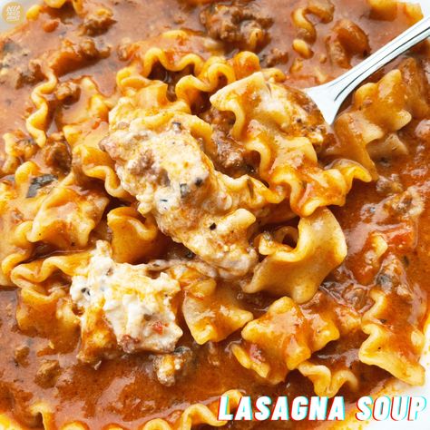 Lasagna Soup: Easy One-Pot Recipe • deepfriedhoney Lasagna Soup Easy, Baked Lasagna, Lasagna Soup Recipe, Bread Sticks Recipe, Pot Lasagna, Ground Sirloin, Soup Easy, Easy One Pot Meals, Hamburger Helper