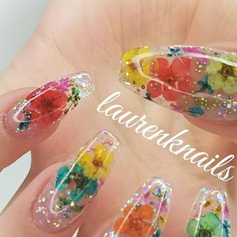 Real Pressed Flowers Inside Acrylic Nails French Cute Nails, Acrylic Nails With Flowers, Christmas Nail Designs Acrylic, Clear Glitter Nails, French Manicure Acrylic Nails, Nails With Flowers, Mickey Nails, Vday Nails, Nail Designs Acrylic