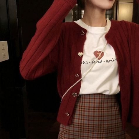 Red Outfit Inspo Aesthetic, Red Outfit Korean, Red Cardigan, Cardigan Outfits, Red Outfit, Red Aesthetic, Mode Inspiration, Aesthetic Outfits, Outfits Aesthetic