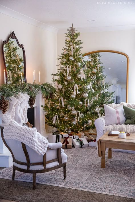 Cozy Cottage Christmas Decor Inspiration Ella Claire, Christmas Fireplace Mantels, Natural Christmas Decor, Christmas Fireplace Decor, Silver Christmas Tree, Cottage Christmas, Christmas Tree Decorating, Christmas Tree Inspiration, Cool Christmas Trees