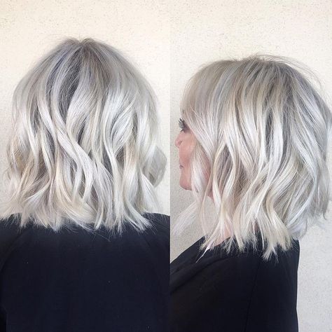 White Blonde Bob, Ash Gray Hair Color, Ash Grey Hair, Grey Hair Wig, Bob Blonde, Icy Blonde Hair, Silver Blonde Hair, Hair 2022, Textured Haircut