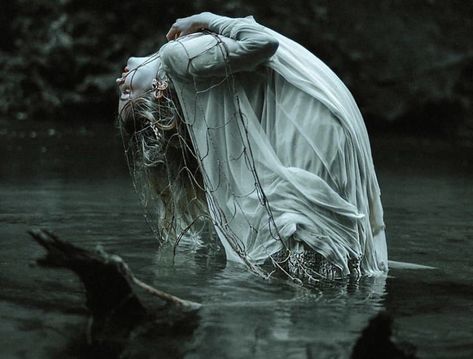 Gothic Photography, Lake Photoshoot, Water Shoot, Aesthetic Sense, Girl In Water, Southern Gothic, Halloween Photoshoot, Gothic Aesthetic, Gothic Horror