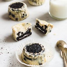 Easy Sweet Potato Soup, Oreo Cheesecake Cups, Mini Oreo Cheesecake, Cream Cheese Oreo, Individual Cheesecakes, Sweet Potato Soup Recipes, Oreo Cookie Crust, Cheesecake Cups, Oreo Cookie