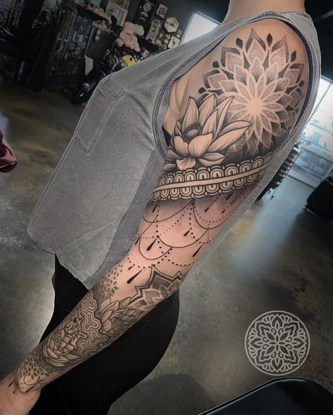 Ornamental sleeve with mandalas and lotus flowers. Tattoo by tattoos.by.newyork. Mandala Arm Tattoos, Tato Mandala, Mandela Tattoo, Tattoo Sleeve Filler, Mandala Sleeve, Feminine Watercolor, Mandala Tattoo Sleeve, Tattoo Filler, Upper Arm Tattoos