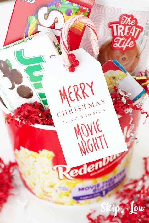 Bucket Gift Ideas, Popcorn Gift Basket, Movie Basket Gift, Movie Night Basket, Movie Night Gift Basket, Bucket Gifts, Lady Decluttered, Christmas Popcorn, Movie Night Gift