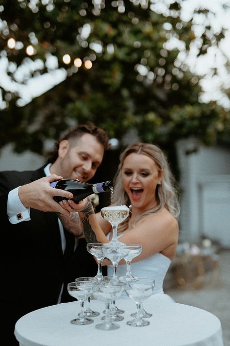 Wedding Champagne Toast, Toast Bar, Champagne Tower Wedding, Best Champagne, Wedding Portrait Poses, Wedding Day Ideas, Champagne Tower, Wedding Champagne, Champagne Toast