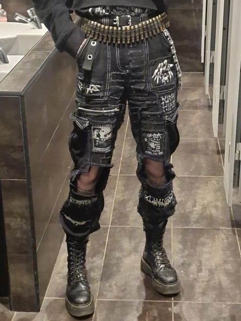 Punk Guys Aesthetic, Industrial Punk Fashion, Punk Metal Outfits, Punk Clothing Aesthetic, Punk Fits Male, Black Punk Fashion, Punk Outfits Diy, Punk Men Outfit, Female Punk Outfits