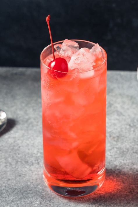 This classic Shirley Temple is a childhood favorite! The combo of grenadine, ginger ale, and cherries is too good to resist. Dirty Shirley Temple, Shirley Temple Recipe, Shirley Temple Drink, Make Simple Syrup, Lemon Lime Soda, Themed Drinks, Pomegranate Juice, Christmas Cocktails, Maraschino Cherry