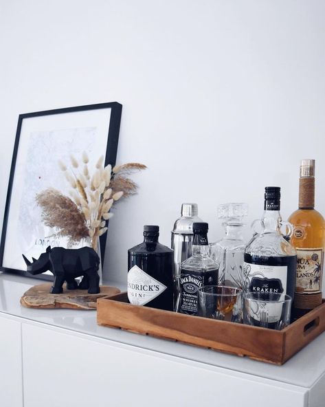 Mini Bar Ideas For Home, Bar Tray Styling, Small Bar Ideas For Home, Mini Bar Ideas Small Spaces, Small Coffee Bar Ideas, Mini Bar Ideas, Small Bar Ideas, Living Room Bar Ideas, Small Home Bar