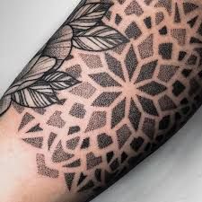 Mandala Tattoo Gap Filler, Tattoo Gap Filler Patterns, Filler Tattoo Designs Half Sleeves, Floral Gap Filler Tattoo, Filler Tattoo Ideas Backgrounds, Sleeve Tattoo Filler Ideas, Filler Tattoo Ideas Gap Men, Tattoo Gap Filler Ideas, Geometric Filler Tattoo