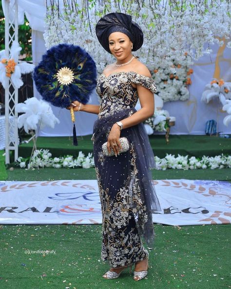 George Material Nigerian Styles, Igbo Dresses, African Bride Dress, George Styles, Nigerian Traditional Dresses, Nigerian Wedding Dresses Traditional, Latest Asoebi Styles, African Lifestyle, Nigerian Wedding Dress