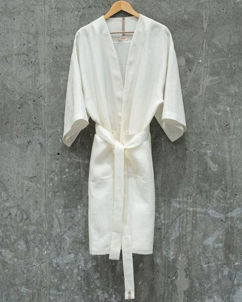 @anarliving on Instagram: “Soft as snow, stylish as itself♥︎ #anarrobe . . . #robe #bathrobe #linen #white #whiterobe #soft #style #stylish #anarliving #shop #retail…” White Relaxed Fit Summer Robe, White Bath Robe Aesthetic, White Bath Robe, White Long Sleeve Bath Robe, White Linen Bath Robe, Linen Bathrobe, Linen White, Soft Style, White Linen