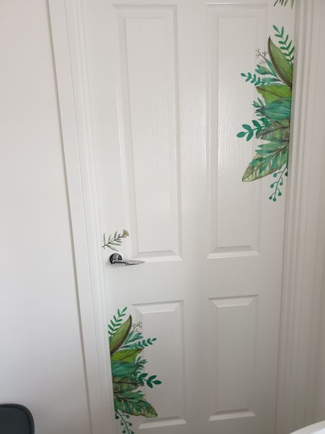 Door Paintings Aesthetic, Door Painting Ideas Bedroom Vintage, Painted Doors Creative, Painting Door Aesthetic, Painting Ideas On Door Aesthetic, Door Art Ideas Bedroom, Bedroom Door Mural, Bedroom Door Art, Kids Bedroom Door Ideas