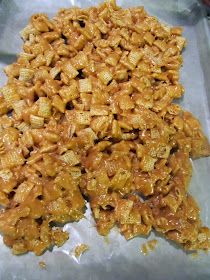 Pinning with Purpose: Peanut Butter Chex Peanut Butter Chex Mix Recipes, Peanut Butter Chex Mix, Peanut Butter Chex, Recipes Using Rice, Chex Snack Mix, Chex Recipes, Sweet Chex Mix, Sweet Chex, Peanut Butter Snacks