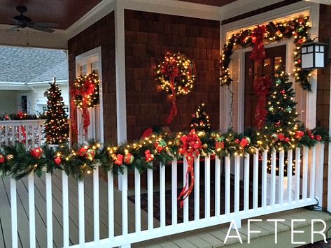 Outdoor Christmas Garland, Christmas Balcony, Lights Outside, Christmas Lights Outside, Tall Christmas Trees, Craftsman Bungalow, Christmas Front Porch, Amazing Woman, Christmas Porch Decor