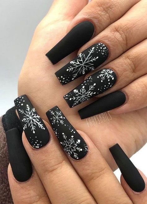 Festive Nail Colors, Simple Christmas Nails, Nail Design Glitter, Holiday Acrylic Nails, Festive Nail Designs, Emerald Nails, Holiday Nails Winter, Small Nails, Matte Black Nails