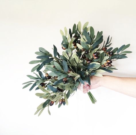 Bouquet Olive Leaves, Olive Leaf Bouquet, Olive Branch Bouquet, Olive Bouquet, Boho Bouquet Wedding, Wedding Bouquet Bridesmaids, Branch Bouquet, Olive Decor, Bouquet Greenery