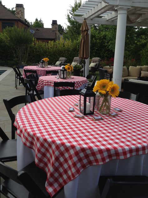 Checkered table cloths and simple cute centerpiece but with black rounds under the red and red rounds under black Bbq Centerpieces, Bbq Decorations, Bbq Rehearsal Dinner, Bbq Theme, Baby Q Shower, Backyard Bbq Party, Picnic Theme, Deco Champetre, I Do Bbq