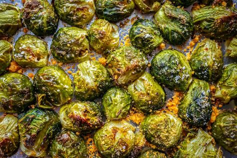 Oven Roasted Brussels Sprouts, Dishes To Make, Roasted Brussels Sprouts, Cold Salad, Vegan Side Dishes, Caesar Dressing, Brussels Sprouts Recipe, Smashed Potatoes, Vegan Thanksgiving