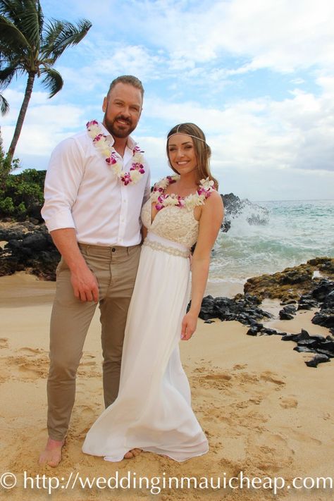 Hawaiian Wedding Attire, Beach Vow Renewal, Renewal Dress, Hawaii Wedding Dress, Vow Renewal Dress, Maui Beach Wedding, Maui Elopement, Hawaii Beach Wedding, Casual Beach Wedding