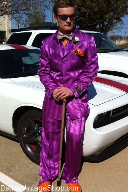 Turquoise Prom Suit, Prom Ideas For Men, Tuxedo For Prom, Purple Prom Suit, Roller Skating Outfits, Purple Suit, Prom Suits For Men, Prom Tuxedo, Satin Suit