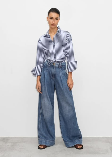 Designer Jeans For Women, Women's Denim Jeans, Designer Jeans, Inspiration Mode, Turn Up, Mode Inspiration, Wide Leg Denim, Spring Summer Outfits, Primavera Estate