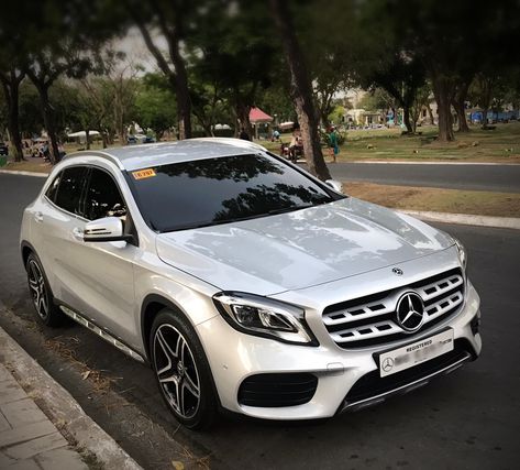 Mercedes Gla 250 Interiors, Gla 200 Mercedes Benz, Gla 250 Mercedes Benz, Luxury Cars Garage, Mercedes Gla 250, Garage Aesthetic, 200 Aesthetic, Mercedes Accessories, Mercedes Girl