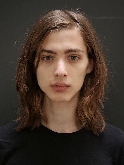 Long Face Reference, Guy Portrait Reference, Feminine Male Face, Feminine Men Face, Androgynous Face, Hairstyle Reference, Portrait Men, Straight Wavy Hair, Hair References