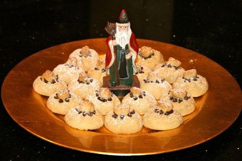 I printed this recipe a couple years ago after seeing it shared by Amy Heyd, author of Saints at the Dinner Table .  I just loved the idea,... Purse Cookies, December Month, St Nicholas Day, Liturgical Year, Christ Centered Christmas, Cookie Table, Chocolate Coins, Cookie Press, Religious Education