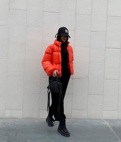 Orange Winter Jacket, Orange Jacket Outfit Winter, Orange Puffer Jacket Outfit, Padded Jacket Outfit, Euro Winter, La Outfit, Orange Puffer Jacket, Korean Winter Outfits, New York Outfit