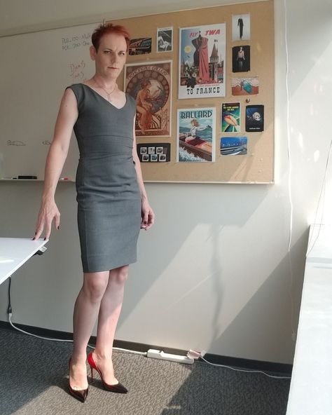 Feminine Men Fashion, Feminine Men, Genderqueer Fashion, Guys In Skirts, Men Wearing Skirts, Gender Fluid Fashion, Genderless Fashion, Men In Heels, New Mens Fashion