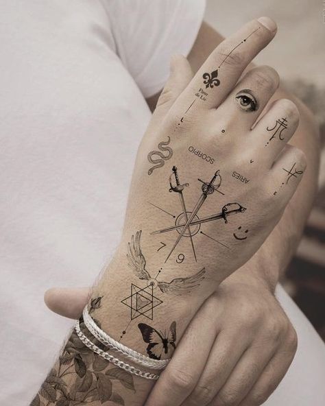 Men's Hand Tattoos, Herren Hand Tattoos, Hand And Finger Tattoos, Wrist Tattoos For Guys, Men Tattoos, Muster Tattoos, Geometric Tattoo Design, Small Hand Tattoos, Modern Tattoos