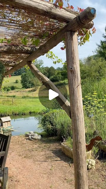 Pierre Joyaux on Instagram: "Une pergola rustique comme salle a manger d'été en perches de chaigner scellees au dable sec en sac et vigne vierge dessus 3m50 x 4m et pendre bottes de lavandes et romarin  pour le parfum... et contre les moustiques!" Pergola, Van, Instagram