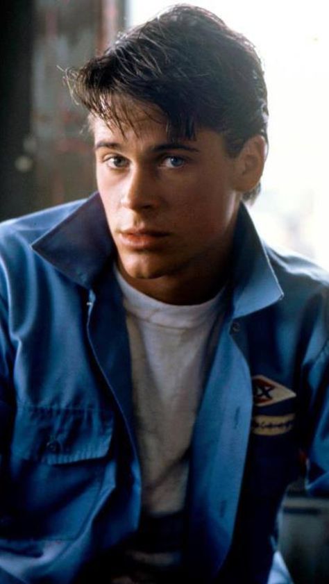 Sodapop Curtis on the outsider! Wow Rob Lowe Outsiders, The Outsiders Sodapop, Sodapop Curtis, The Outsiders Imagines, The Outsiders Cast, Outsiders Movie, The Outsiders Greasers, Dallas Winston, The Outsiders 1983