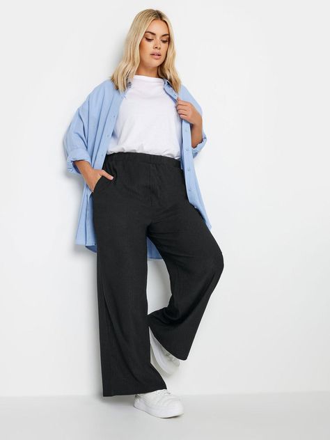 Yours curve textured pull on trousers black material & care material content: 96% polyester 3% elastane 1% viscose Wide Trousers Outfit, Work Outfits Frauen, Trouser Outfit, Denim Essentials, Curve Fashion, Clothing Trends, Wide Trousers, Smart Casual Outfit, Work Wear Women