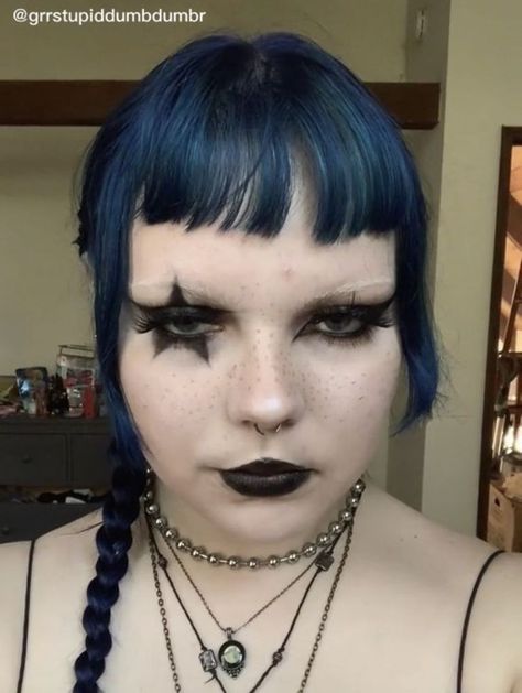 Smashing Pumpkins Makeup, Greyday Tour Makeup, Alt Grunge Makeup Looks, No Eyebrows Makeup Look Goth, Makeup Inspo Alt, Cool Alt Makeup, Cool Goth Makeup, Edgy Makeup Grunge, Punk Makeup Grunge